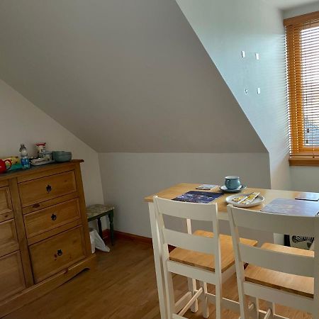 9 Kirk Road Bed & Breakfast Cromdale ภายนอก รูปภาพ