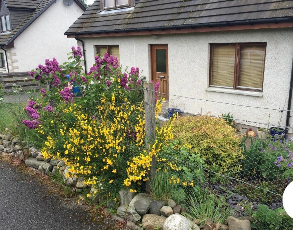 9 Kirk Road Bed & Breakfast Cromdale ภายนอก รูปภาพ